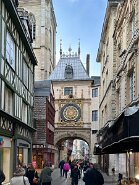 Le Gros Horloge: Renaissanceuhr mit kunstvollen Details