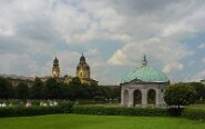 Hofgarten Richtung Theatiner Kirche