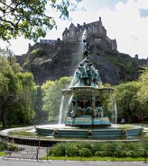 Edingburgh-18-7 Edingburgh Castle und Ross Fountain